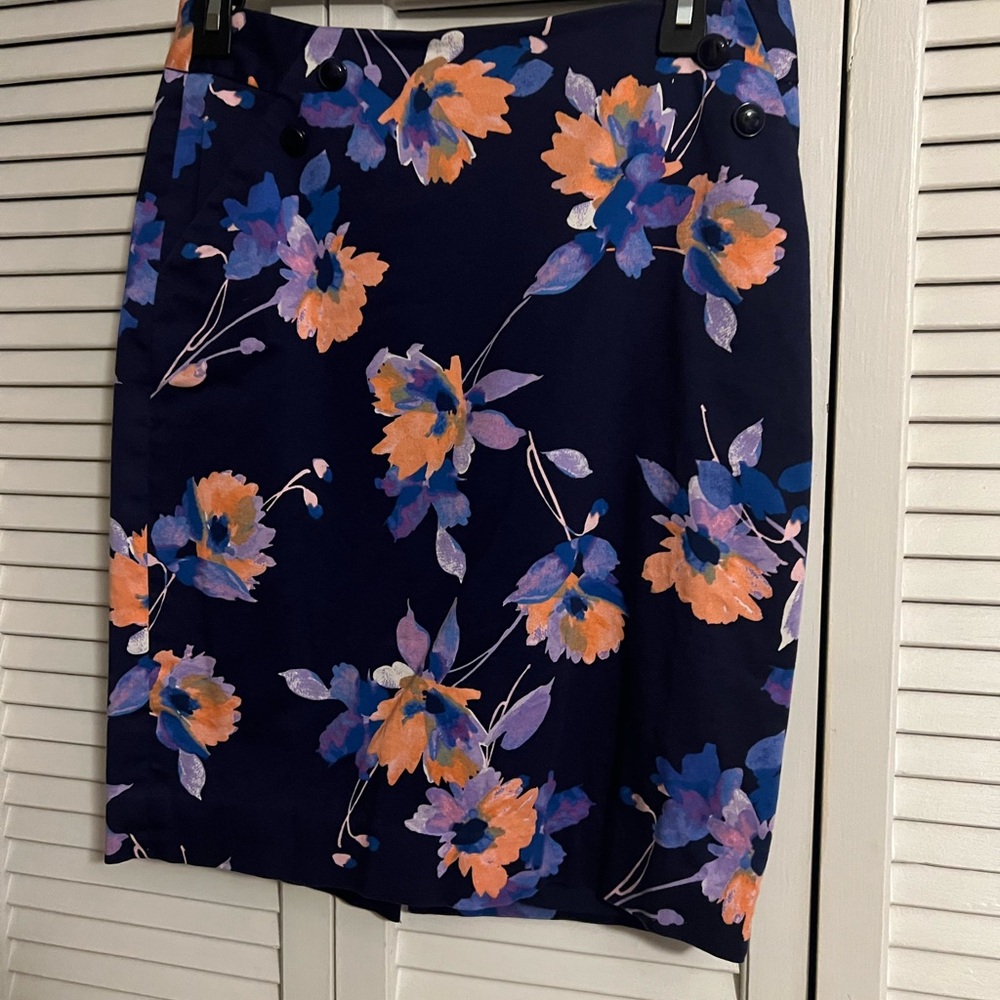 Beautiful size 4 skirt by Limited